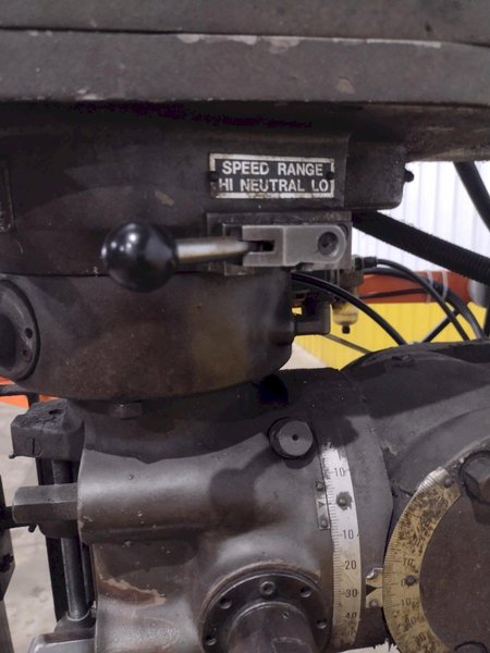 SEIKI XL VARIABLE SPEED VERTICAL KNEE MILL: YOBRO #23840