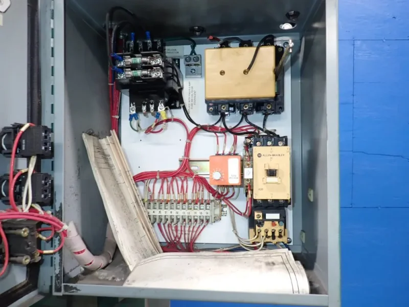 SELCO 30" X 60" HYDRAULIC VERTICAL BALER  -  V5-HD