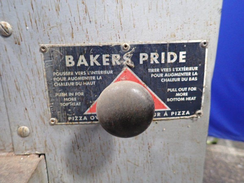 BAKERS PRIDE 650 DEGREES PIZZA OVEN  -  FC-616