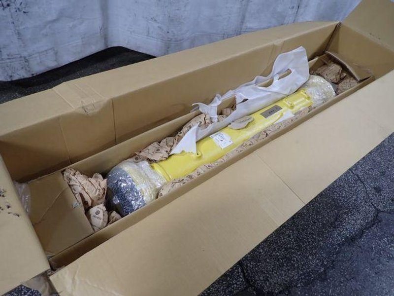 Fanuc Robot Arm - A290-7327-v403