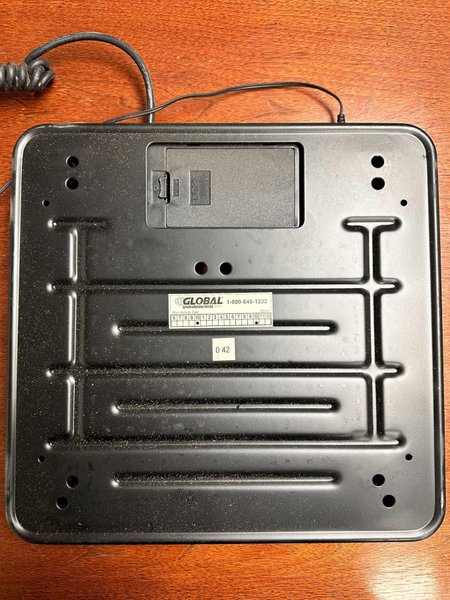 GLOBAL INDUSTRIAL MODEL 300625 BENCH SCALE WITH REMOTE DISPLAY: STOCK# 22102