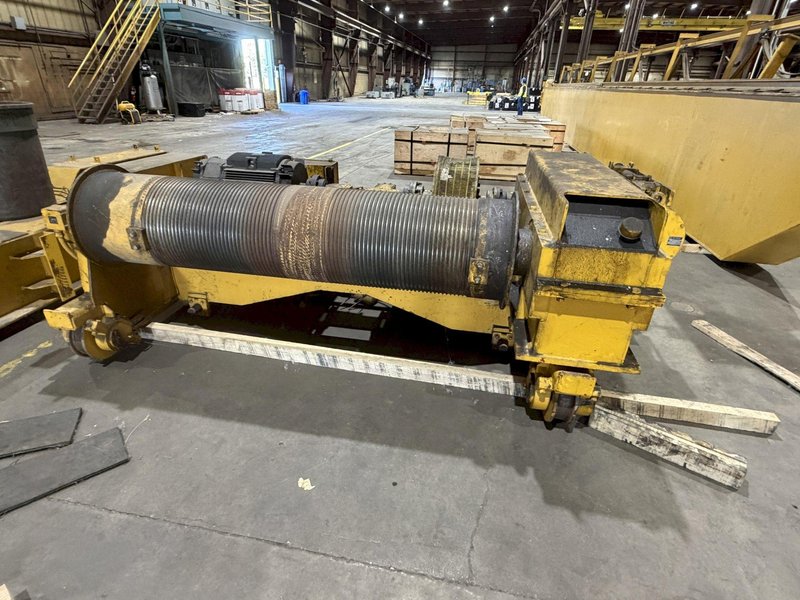 30 TON X 61'8" SPAN ZENAR OVERHEAD BRIDGE CRANE. STOCK # 0983926