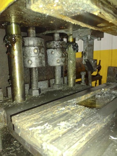 7 TON AIRAM ARDCOR PNEUMATIC 4-POST CUTOFF PRESS. STOCK # 0537226
