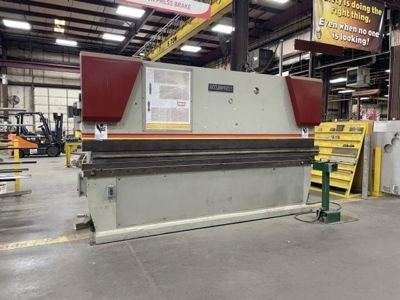 1990 Accurpress 710012 Hydraulic Press Brake (#5524)