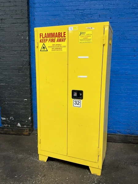 JAMCO PRODUCTS 44 GAL FLAMMABLE CABINET  -  FM44