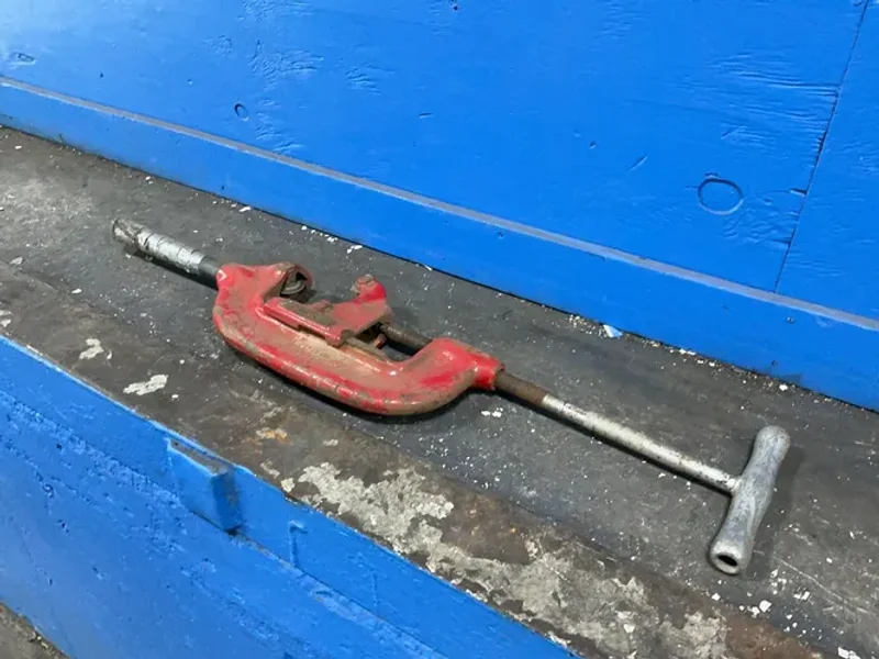 RIDGID HEAVY DUTY PIPE CUTTER   -  4-S