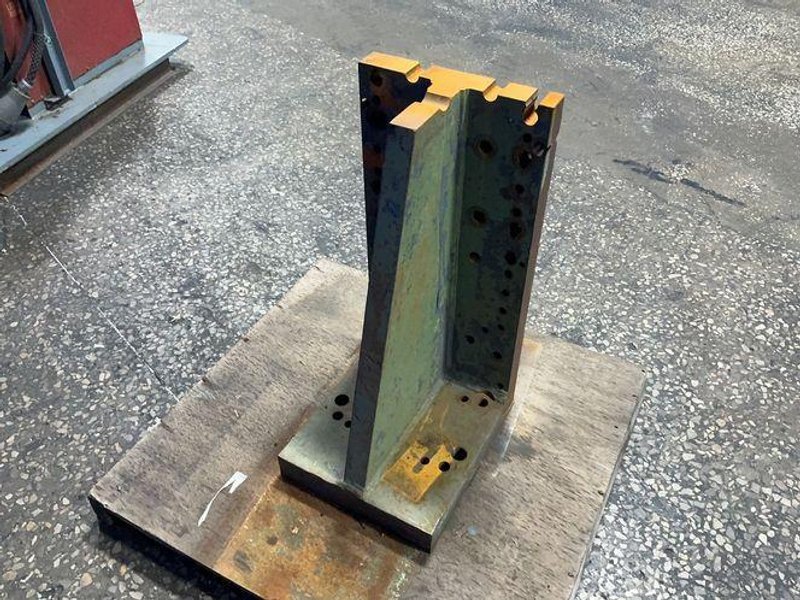 15” X 32” ANGLE PLATE