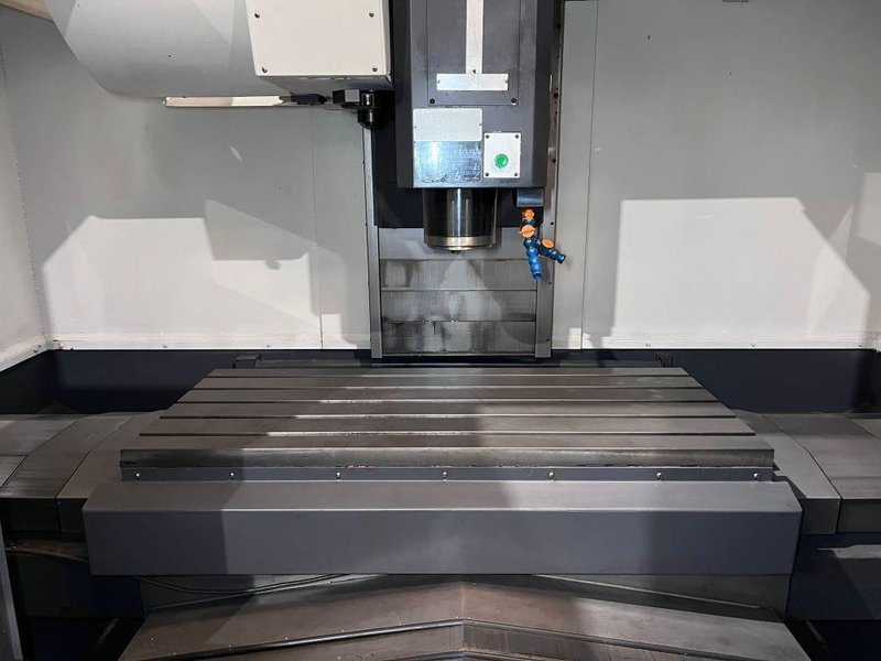 Hwacheon Sirius 550 CNC Vertical Machining Center – 10,000 RPM Mill