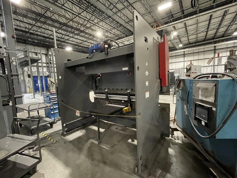 90 Ton x 10′ CINCINNATI 90BX 10 CNC PRESS BRAKE, 2015 – X axis with Wilson tooling
