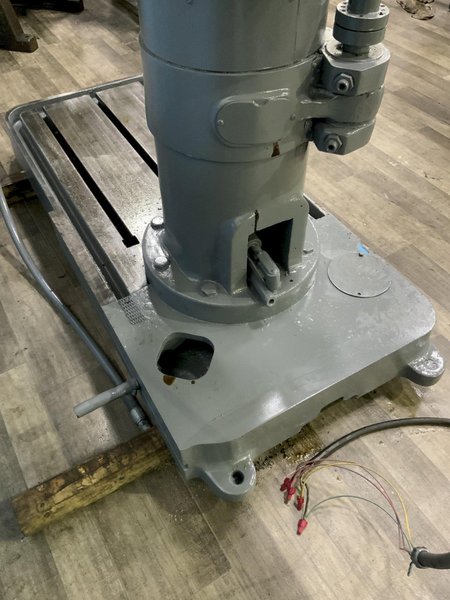 3' X 9" CARLTON RADIAL DRILL: STOCK #80735