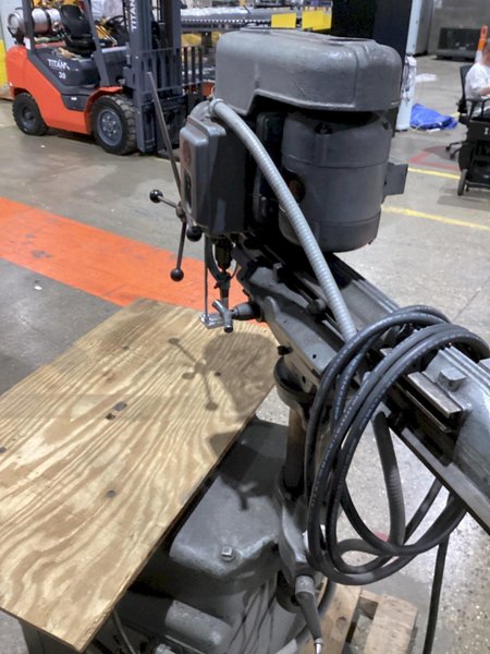 WALKER TURNER 2ft Radial Arm Drill USED