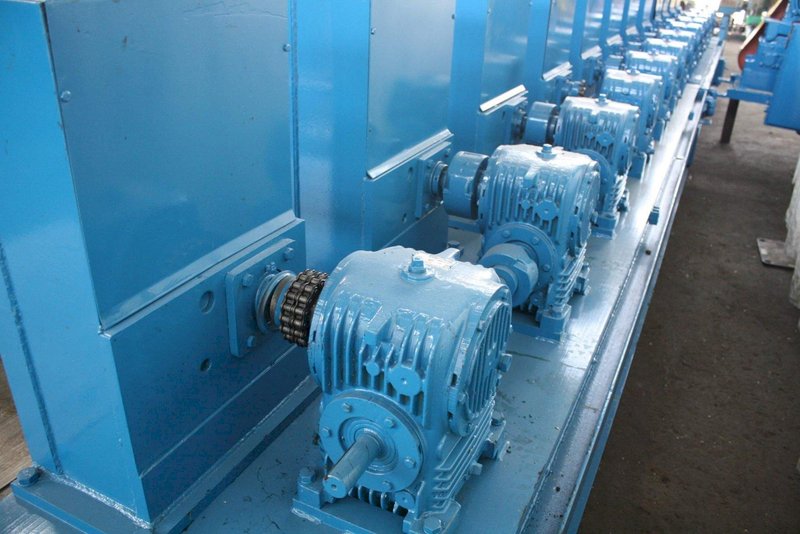 12 STAND X 2.5&#039; X 24&#039; BRADBURY ROLLFORMER: STOCK #64205