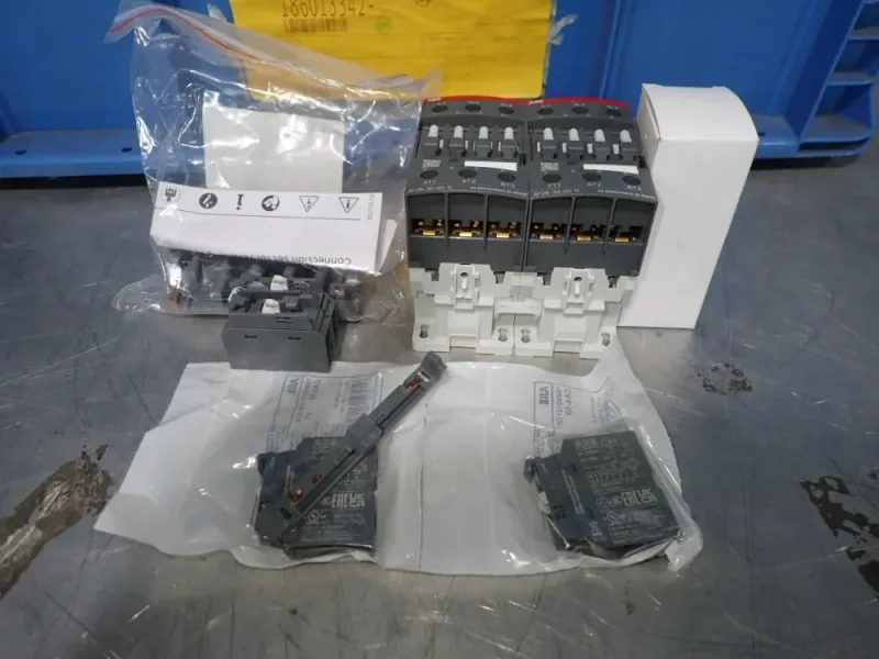 ABB CONTACTOR  -  AF26