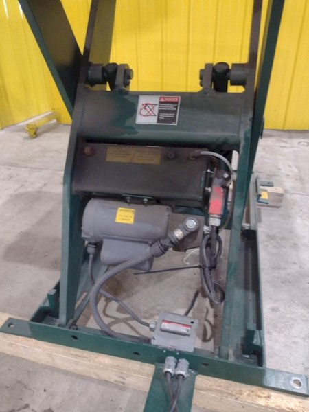 3800 LBS X 60" X 42" SOUTHWORTH MODEL #LS4-36 HYDRAULIC SCISSOR LIFT TABLE WITH ROLLER TOP, 110 VOLT: STOCK #20882