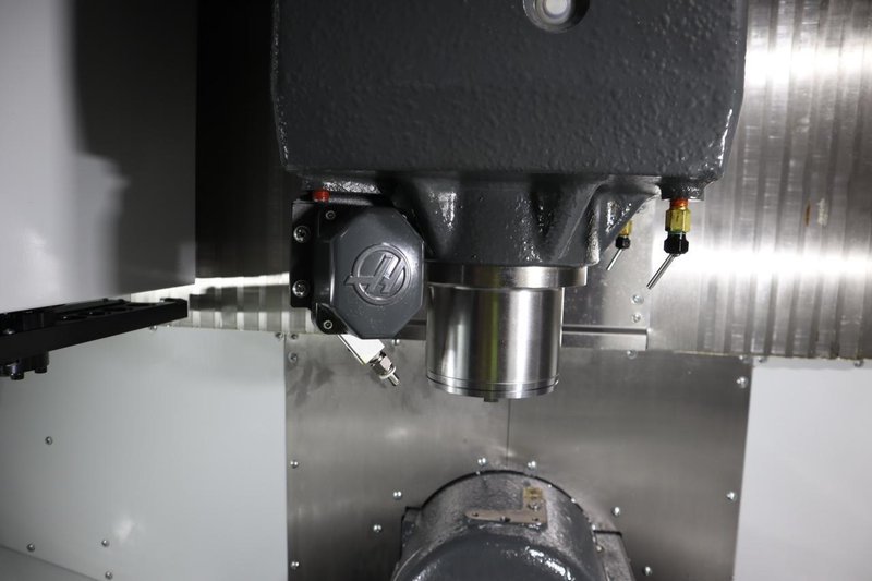 Haas UMC-400SS CNC 5-Axis Vertical Machining Center, Ct40, 12K RPM, 30 ATC, Probing, 230mm Diameter Work Platter, High Speed Machining, Programmable Coolant Nozzle, Chip Auger