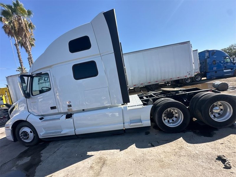 2023 Volvo VNL64T860 4V4NC9EJ5PN307510