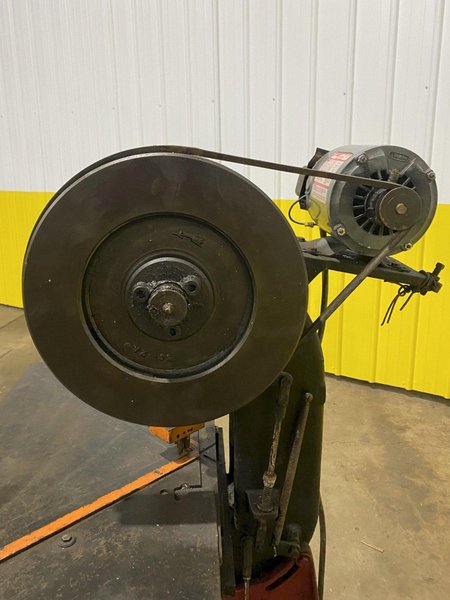 4 TON FAMCO MODEL 40-FLOOR OBI PUNCH PRESS: STOCK #18286