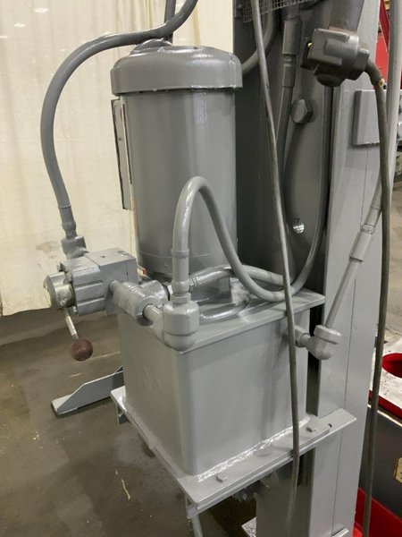 150-TON BEE LINE TRAVEL FRAME HYDRAULIC STRAIGHTENING PRESS: STOCK #80962
