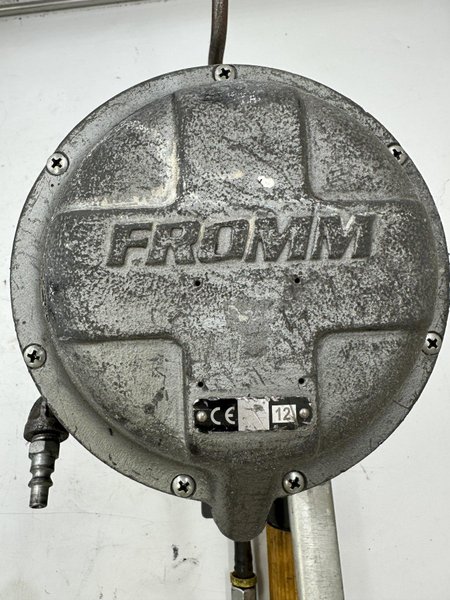 3/4" FROMM MODEL #A482 PNEUMATIC STRAPPING TOOL WITH TENSIONER: YOBRO #26173