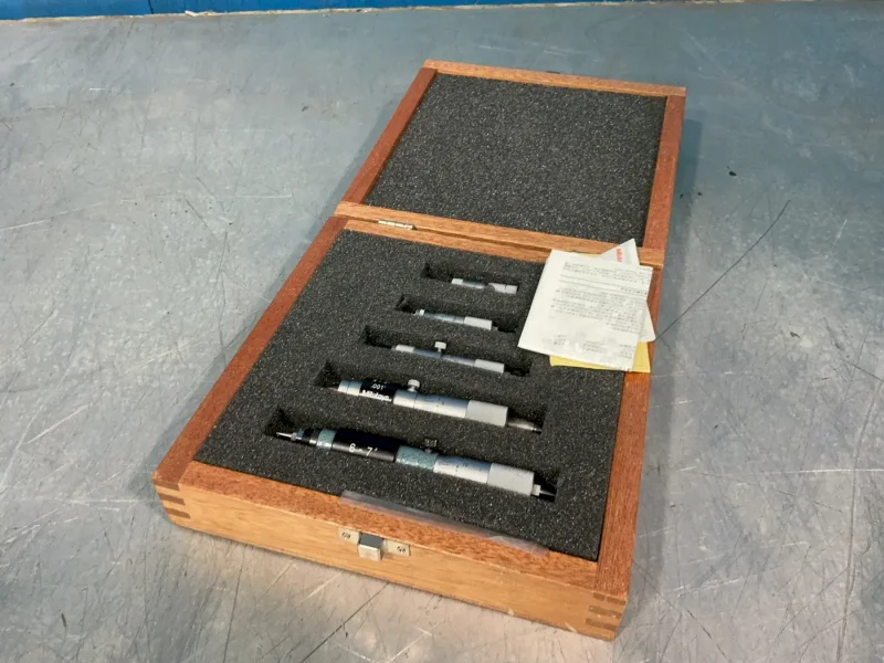 MITUTOYO MICROMETER SET
