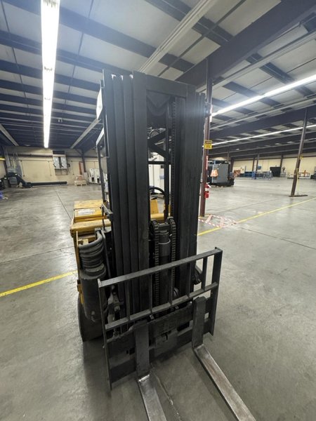 Drexel SL44/4 4,400 Lb Capacity Electric Forklift, Swing Reach Mast, Narrow Aisle