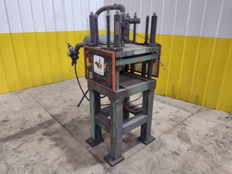12 TON AIRAM 4-POST PNEUMATIC CUTOFF PRESS, 1&quot; STROKE: STOCK #21330