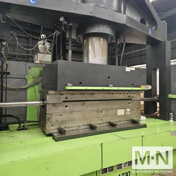 330 TON 63 .6 OZ ENGEL MODEL INSERT 3550H/330US VERTICAL CLAMP INJECTION MOLDING MACHINE MFG 2009