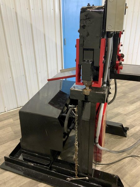 100 TON EDWARDS JAWS IV HYDRAULIC IRONWORKER: STOCK #80687