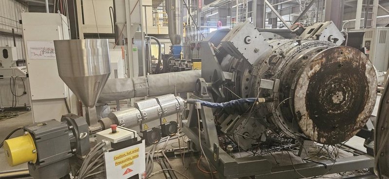 Battenfeld Helix II 630 VFI+FDC Pipe Extrusion Line, 2020 – solEx NG-90 Single Screw Extruder, Feeders, Vac Tanks, CoolTanks