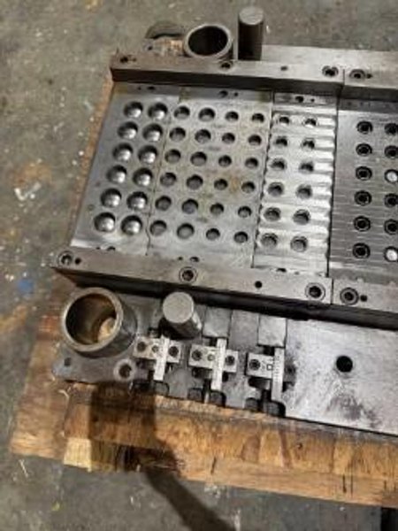 Die, Fin, Oak STOCK# 4286
