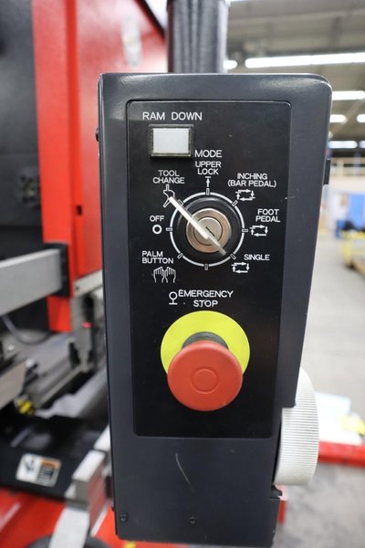 Amada FABIII-1025 CNC Hydraulic Press Brake, 110 Ton x 98.4&quot;, AMNC PC Control, Up-Acting, 6- Axis BG, Light Curtain