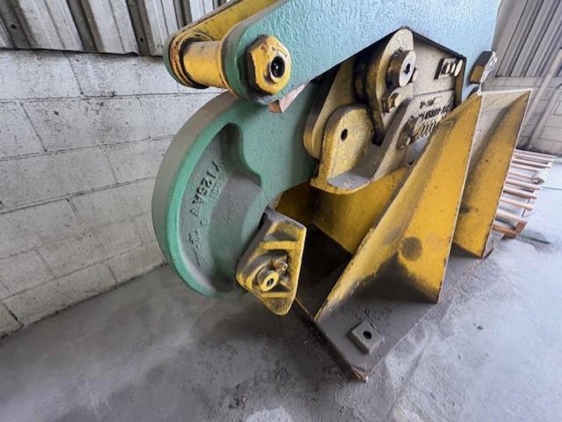 30,000 LB HEPPENSTALL COIL LIFTER / TONG STOCK #4419