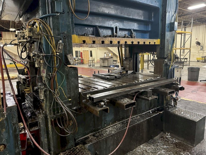300 TON BLISS HP2–300–72–42 STRAIGHT SIDE PRESS. STOCK # 1112724
