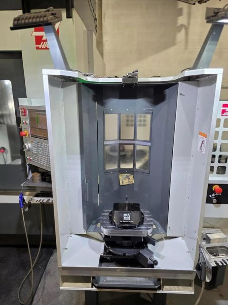 Haas UMC-1000 5-Axis CNC UMC, 2021 – 10-Pallet Changer, 15,000 RPM Spindle, WIPS, Through-Spindle Coolant, Chip Conveyor, Rigid Tapping