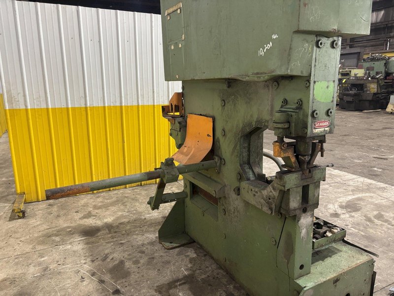 120 TON MUBEA MODEL #KLSH1100 HYDRAULIC IRONWORKER: YOBRO #23725