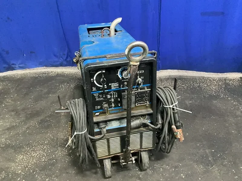 MILLER 200/280 A WELDER  -  TRAILBLAZER 280NT