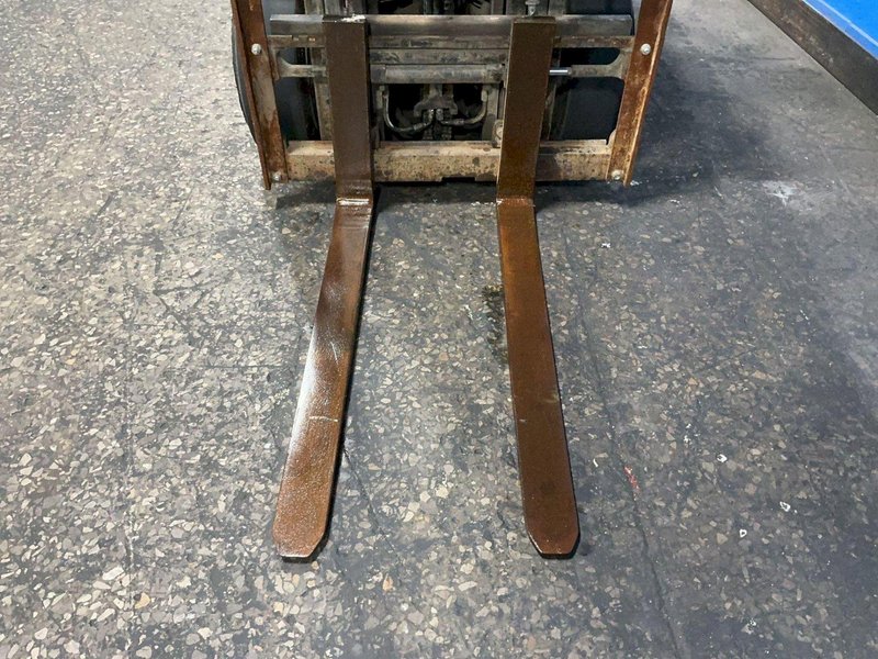 YALE 4800 LBS PROPANE FORKLIFT  -  GLC050VXNVSE083