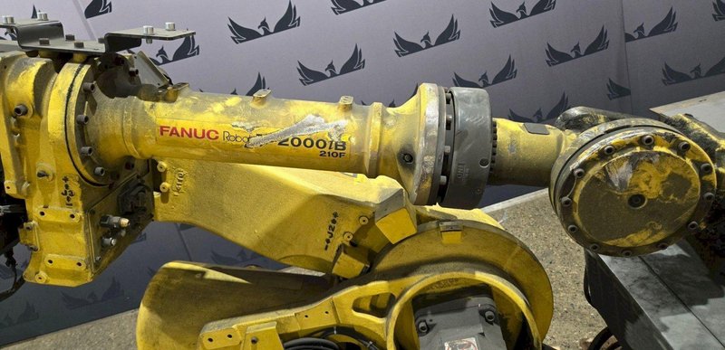 FANUC R-2000IB/210F + R30IB ROBOT ARM AND CONTROL CABINET USED