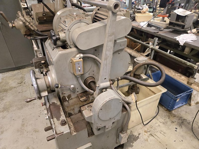 Cincinnati Cinco 15 Centerless Grinder, 1975