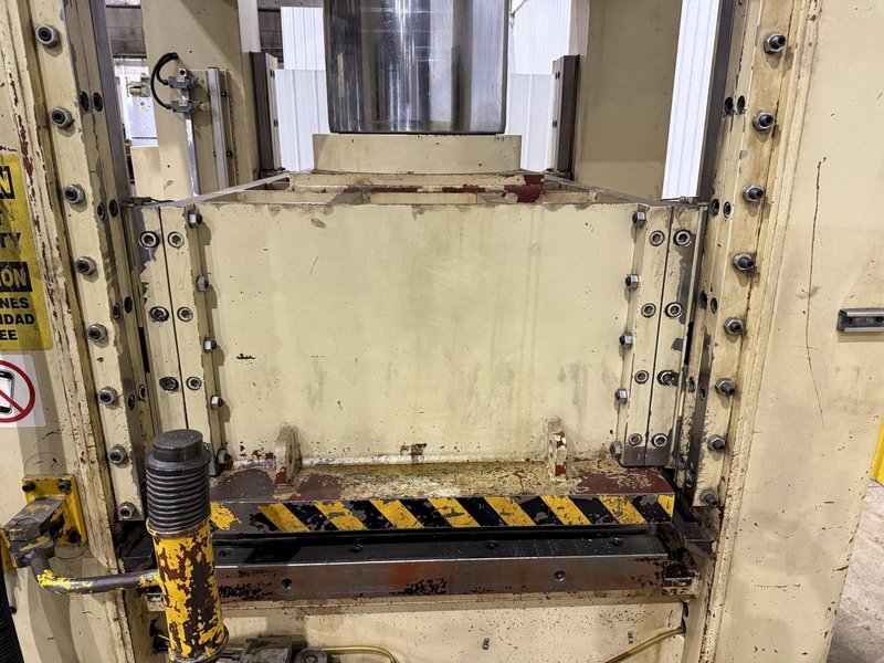 660 TON SUTHERLAND MODEL #HD1 HYDRAULIC 4 POST GUIDED RAM PRESS 15&quot; STROKE: YOBRO #24088
