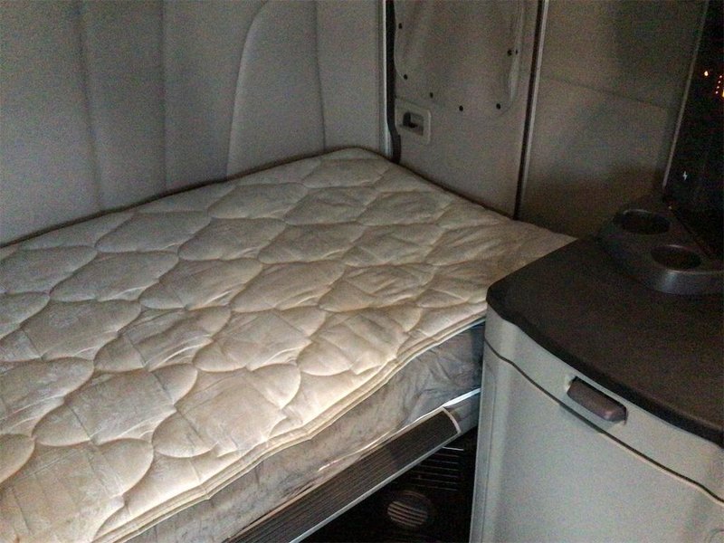 2023 Peterbilt 579 1XPBDP9X9PD854346