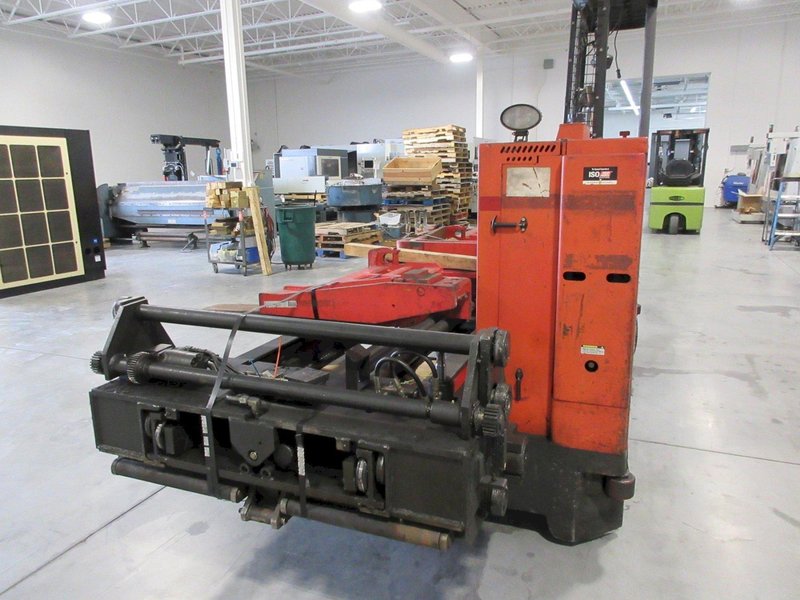 6,000 LBS RAYMOND MODEL #SL60TF NARROW AISLE ELECTRIC SIDE LOADED / FORKLIFT, NEW 2005: YOBRO #25065