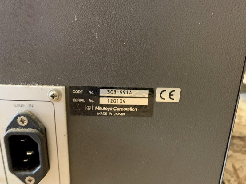 12&quot; Mitutoyo Model PJ-H3000F Bench Top Vertical Beam Optical Comparator