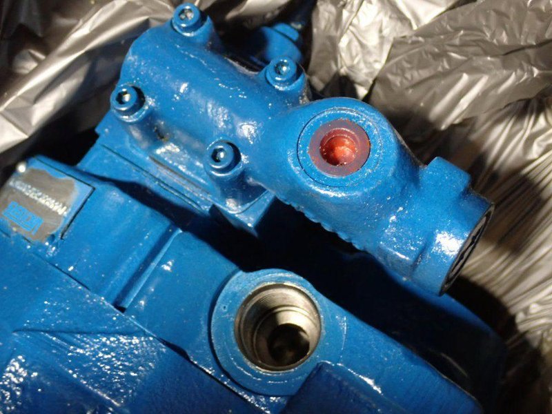 VICKERS HYDRAULIC PUMP  -  PVQ40B2RSE1F10CGD20