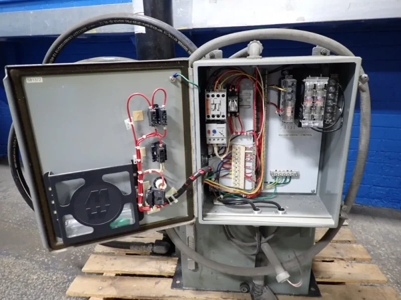PARKER 275 BAR, 4000 PSI HYDRAULIC ACCUMULATOR  -  ACP10AA600E46K