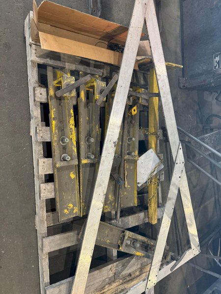 120" CINCINNATI SHEET STACKER CONVEYOR. STOCK # 0895524