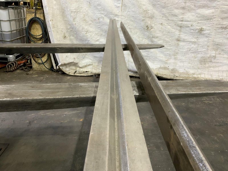 12' 4-WAY PRESS BRAKE DIE WITH BOTTON HOLDER &amp; 12' TOP DIE: STOCK #81407
