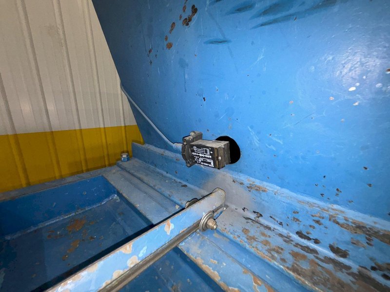 30&quot; X 72&quot; INTERNATIONAL MODEL #1272-HD HORIZONTAL HYDRAULIC CLOSED DOOR BALER: STOCK #21346