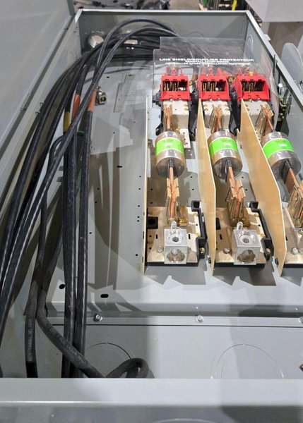 SQUARE D 220T144HDIT 460V 220KVA TRANSFORMER WITH DISCONNECT USED