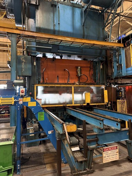 500 TON VERSON S2-500-108-60T STRAIGHT SIDE DOUBLE CRANK PRESS. STOCK # 0329626